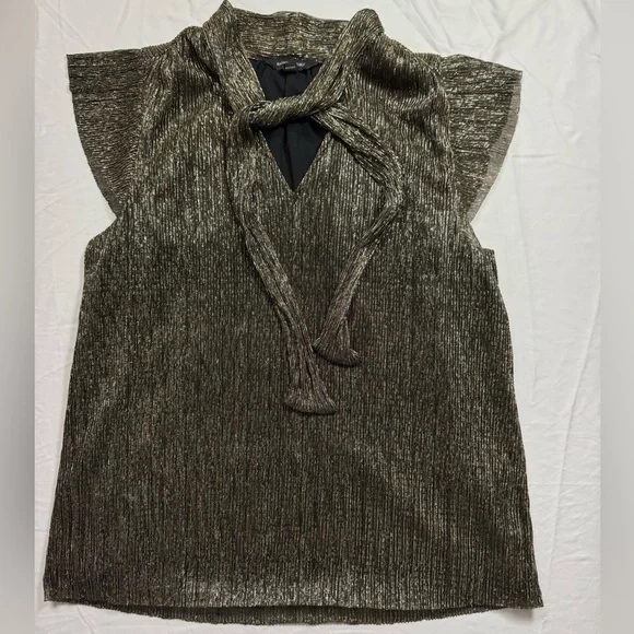 Banana Republic Shimmering Tie-Neck Blouse with flutter sleeves size Medium - Picture 2 of 6